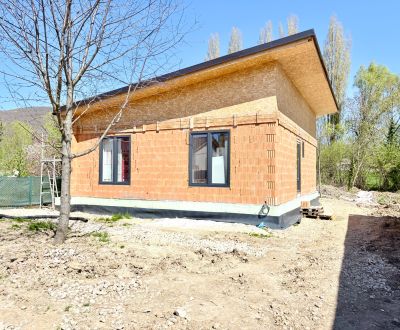 Novostavba moderného 4i rodinného domu v Štitároch