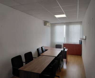 Klimatizovaná kancelária 21,5 m2 na Tomášikovej ul.