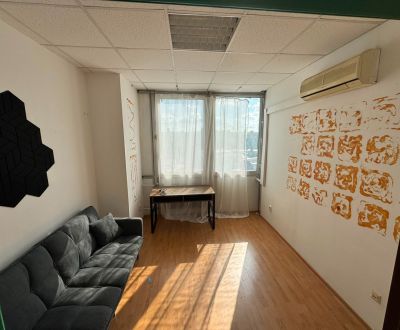 127,50 Euro vrátane E - Klimatiz. kancelária 10,8 m2 na Tomášikovej 