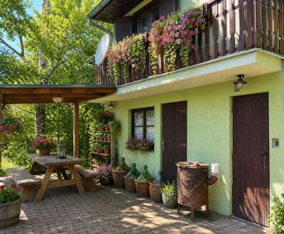 Rekreačná chata s pozemkom a panoramatickým výhľadom - Ovocinár