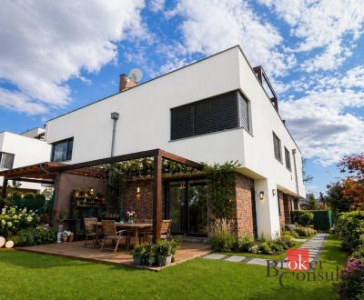 Priestor domu, komfort bytu: 5-izbové bývanie s pozemkom 222 m² a stre