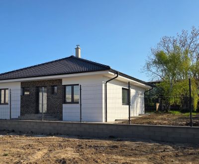 Bungalov v centre obce Cabaj v štandarde, Wágnerova ulica, Dom č.2