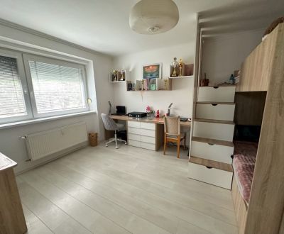 PREDAJ : 2 IZBOVÝ TEHLOVÝ BYT, KOMÁRNO