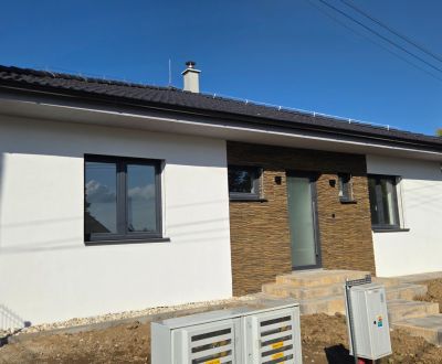 Bungalov v centre obce Cabaj Čápor, Wágnerova ulica, Dom č.1