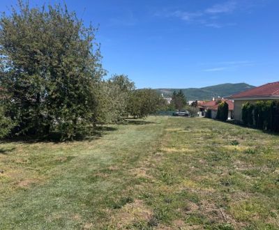 Na predaj veľkorysý stavebný pozemok (1104 m²) – Lužianky