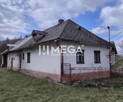 NA PREDAJ - Starší dom s veľkým pozemok v obci Čabiny