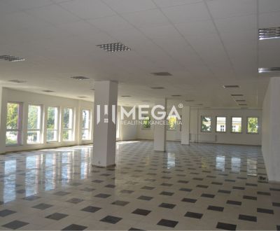 PRENÁJOM-Obchodný priestor v centre mesta Humenné-420m2