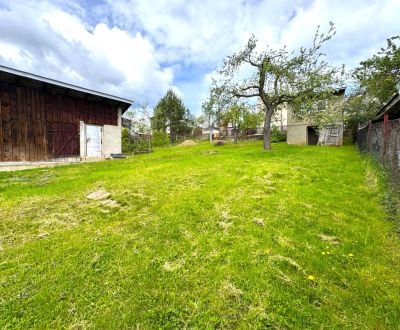 Stavebný pozemok 400m2 + garáž, Odbojárska ulica, LIPANY