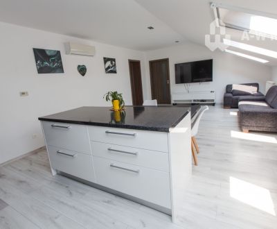 ☎️ 0918/197 701  NA PREDAJ    Výnimočný podkrovný 4-izbový byt s balkó