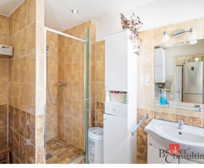 3 izbový byt na predaj. so záhradkou a parkovaním Hliník nad Hronom