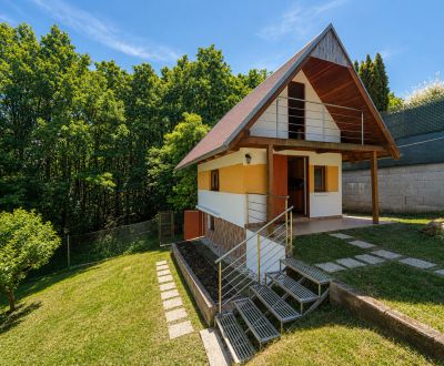 Záhrada s murovanou chatkou a výhľadom, Považská Bystrica -Klučina