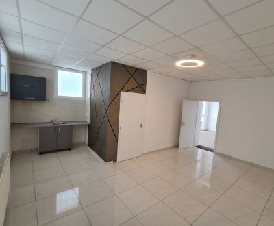 Na prenájom kancelárske priestory 59 m2 Trnava Coburgova