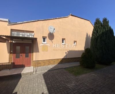 NA PREDAJ 4-izb.rodinný dom, lukratívna lokalita, Senica