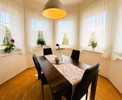 6 - izbový, dvojpodlažný rodinný dom 201 m² na pozemku 451 m²