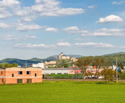 4i rodinný dom s garážou, Pod privádzačom - Trenčín