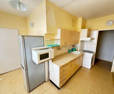 Exkluzívne! Predám 2 izbový byt s veľkým balkónom v Nových Zámkoch