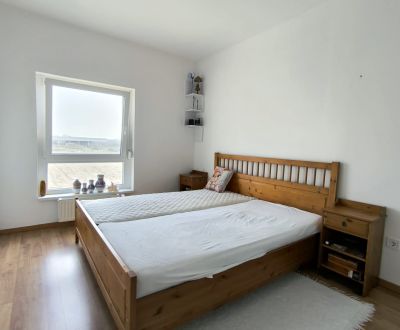 Predaj priestranný 2i byt s balkónom, Viladomy, Rajka