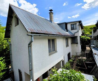 9 izbový dom, Medzev, všetky IS, pozemok 777 m2, zariadený 