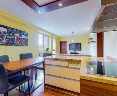  3 izbový byt 90m²  2 x balkón  Banská Bystrica CENTRUM