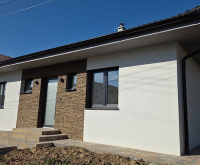 Bungalov v centre obce Cabaj Čápor, Wágnerova ulica, Dom č.1