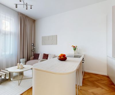 RIVERS | Staromestský byt rekonštruovaný s citom pre štýl a detail 