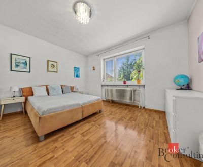Rodinný dom s veľkým pozemkom 800 m² v obci Horný Bar