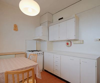 Kúpou voľný - 1i BYT s dvoma balkónmi - CENTRUM - PB