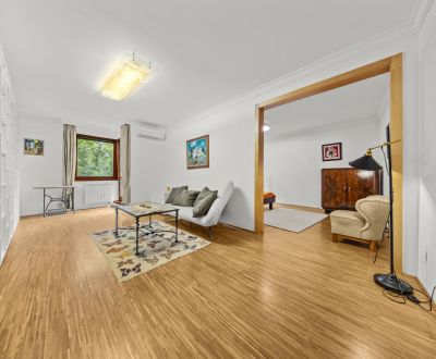 NADŠTANDARDNÝ a VEĽMI PRIESTRANNÝ 4 izb byt (145 m2) v CENTRE ŠAMORÍNA