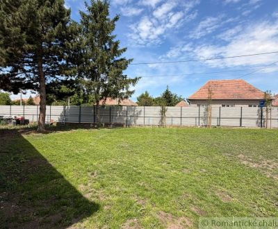 NESVADY | Malý stavebný pozemok, veľká príležitosť – ideálny pre moder