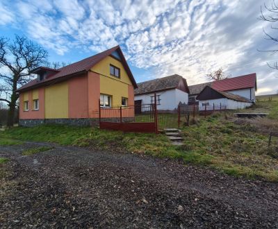 Farmárska usadlosť v osade Prieloh, okr. V. Krtíš.
