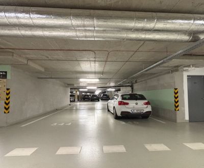 Veľké parkovacie státie EINPARK