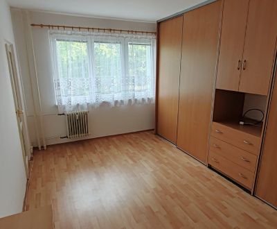 Na prenájom 3  izbový byt s balkónom v Komárne