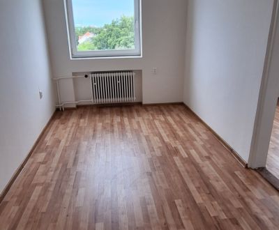 Moderná kancelária na prenájom 30,41 m² v Galante