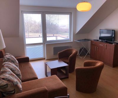 Na predaj veľký apartmán v Podhájskej