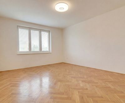 Pripravujeme na predaj 3-izbový byt s balkónom blízko stanice, Nové Zá