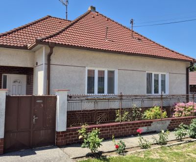 Rodinný  dom  s novou strechou, predaj, Košúty