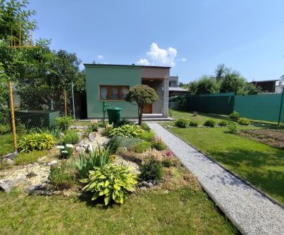 Predám pozemok s čarovnou záhradou a záhradným domčekom