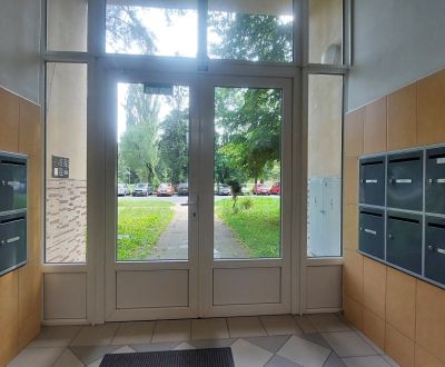 NA PREDAJ VEĽKÝ 3 IZB. BYT 78 m2, SÍDLISKO III, ul. V. CLEMENTISA.