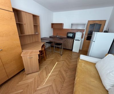 Garsonka Topoľčany / PRENAJOM