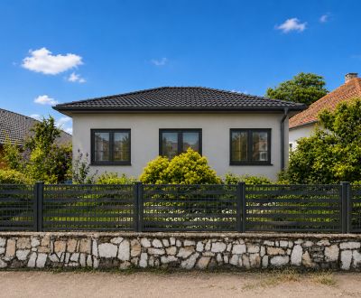 Priestranný rodinný dom s veľkým potenciálom – Lučenec