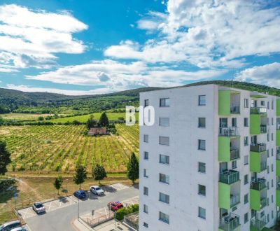 REZERVOVANÉ - VINOHRADY NA DOSAH | Moderný 1-izbový byt s loggiou aj p