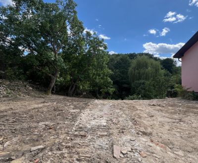 Rákoš - stavebný pozemok s projektom, možný odpočet DPH