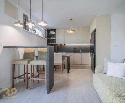 Na prenájom kompletne zariadený 4-izbový apartmán s dvomi terasami