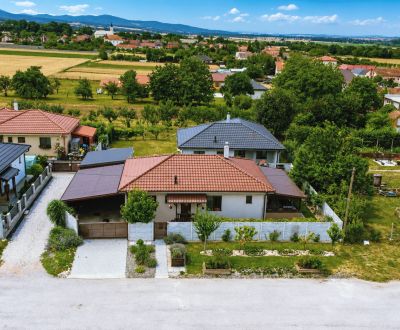 Predáme 4-izbový rodinný dom s bazénom v obci Oponice