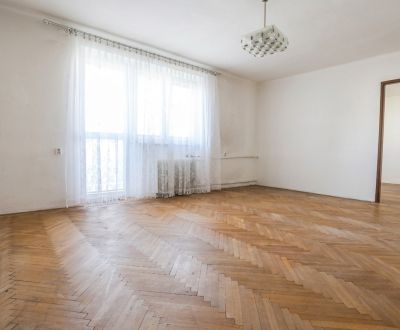 TEHLOVÝ, VEĽKÝ 3-IZB.BYT S VEĽKOU LODŽIOU V PRIAMOM CENTRE MESTA 