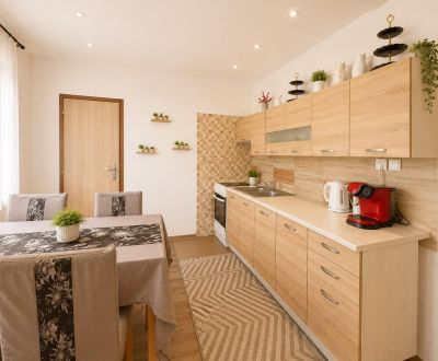 Predaj! Priestranný 4-izbový byt 77 m² s balkónom v Lipt. Mikuláši