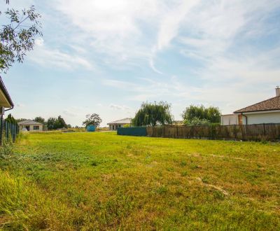 Na predaj stavebný pozemok 800m² v obci Andovce