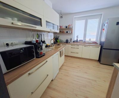 Na predaj 3 izbový byt, Vráble, 80m2, prerobený na 4i byt + záhrada