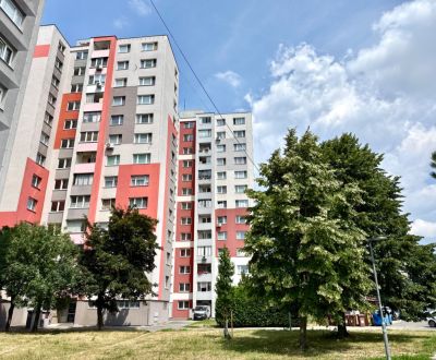 REZERVOVANÉ Na predaj 3 izbový byt, 68 m2, Bratislava, Andrusovova ul.