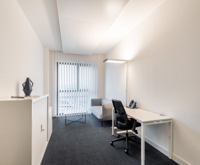 Neobmedzený prístup do kancelárie v oblasti Regus Cassovar Business